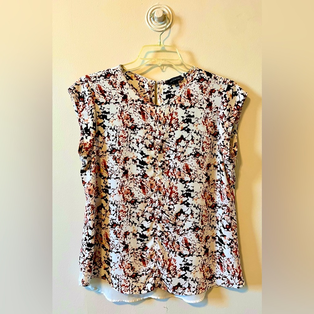 Abstract Sleeveless Blouse